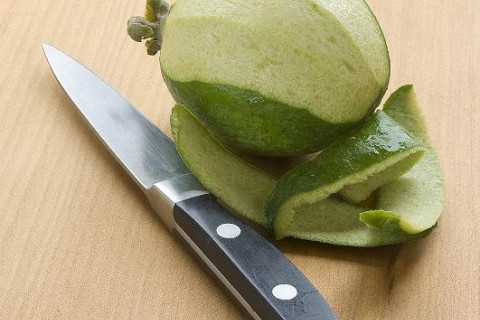 Pared Feijoas